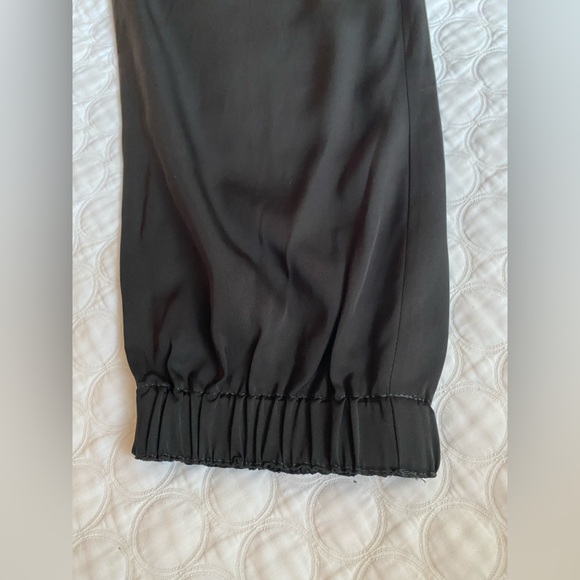 Trina Turk Women’s Jogger Size 0 Loose Black Pants w/Pockets Rayon Blend - Picture 3 of 8